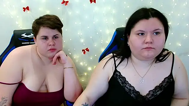 BeckyAndHellen webcam