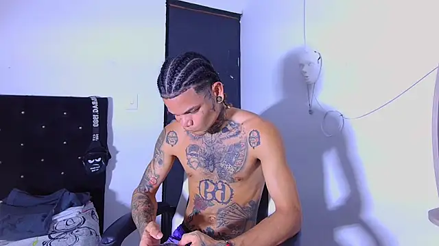 hot_man05 - Hot_man05's free webcam - UK Sex Cams