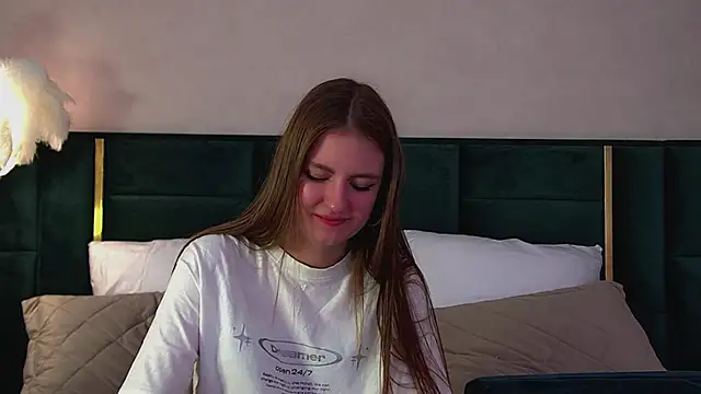 sofiasarvain - SofiaSarvain's free webcam - UK Sex Cams