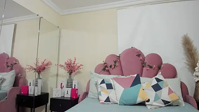 kirageiner - KiraGeiner's free webcam