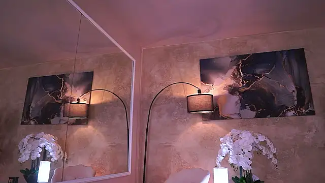 TiffanyBlaize webcam