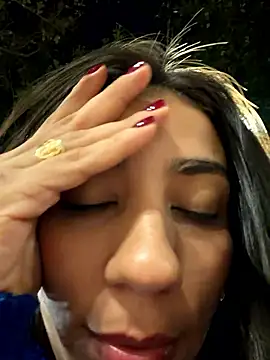 carolina_1111 (F young) - A man touches my pussy