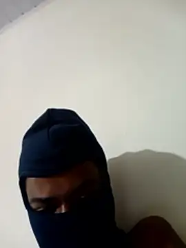 lukasfd18 (M twink) - Particular