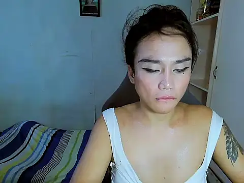 YourNikkieXxx webcam