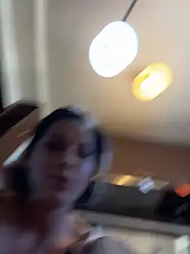 Hotmomcheckk_ webcam