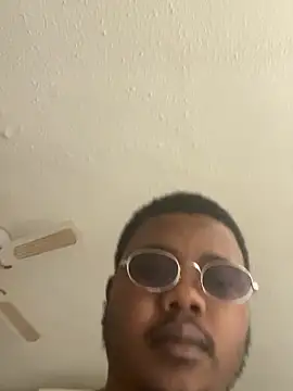 YesTheSexiest webcam