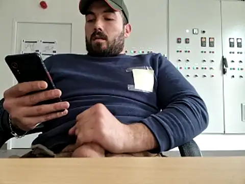 instinctbrut (M young) - Douche au travaille / shower at work 😘