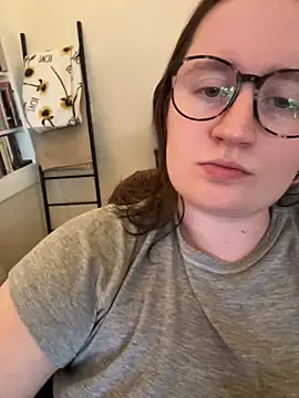 lucycomestrue - Lucycomestrue's free webcam - UK Sex Cams