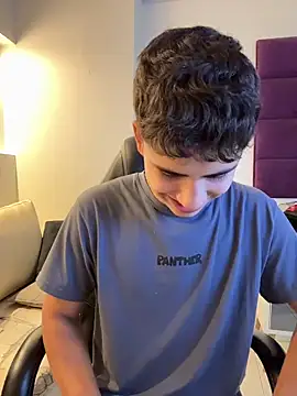 AdrianRinaldi Live Webcam on Stripchat