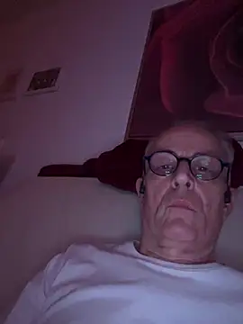 Webcam Model (Frank22xx)  is live.Free join now!