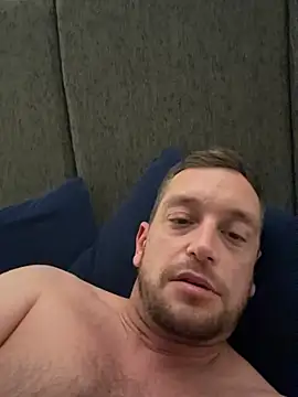 hornychunkygeordie (Ask my age) - 1000