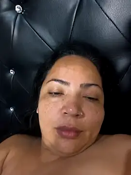 Webcam Model (NIKOLE1301)  is live.Free join now!