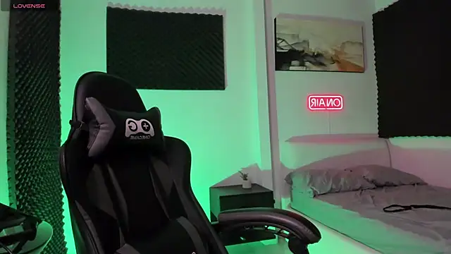 LucianSinclair webcam