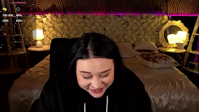 SerahMirabeli webcam