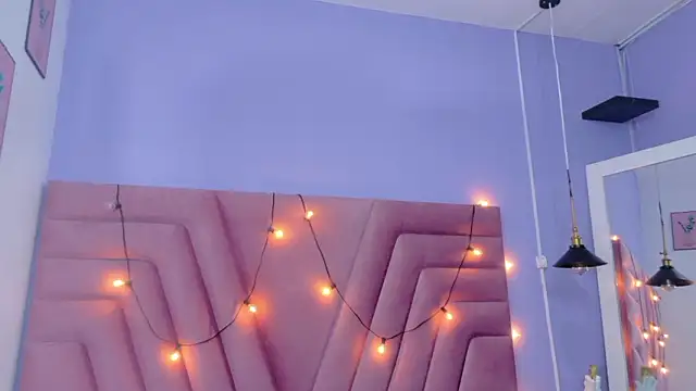 kinkylittlegirll webcam