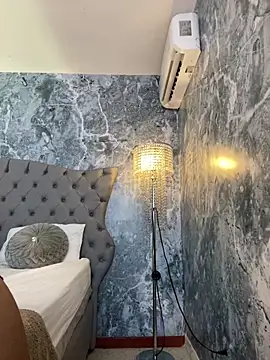 Aprillbrunette webcam