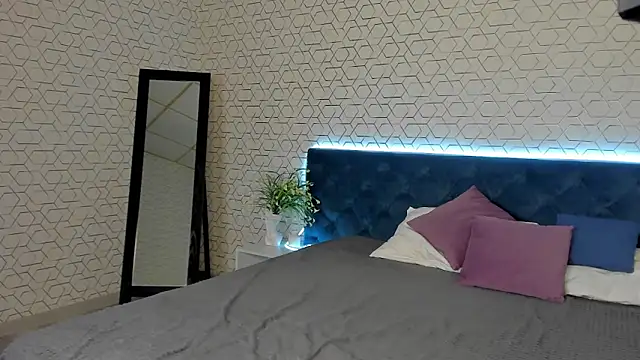 lina_falconer - Lina_Falconer's free webcam