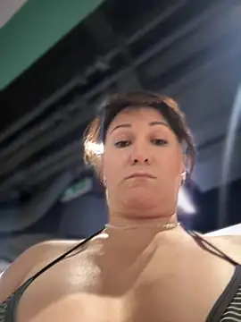 ZhenjaPoledance webcam