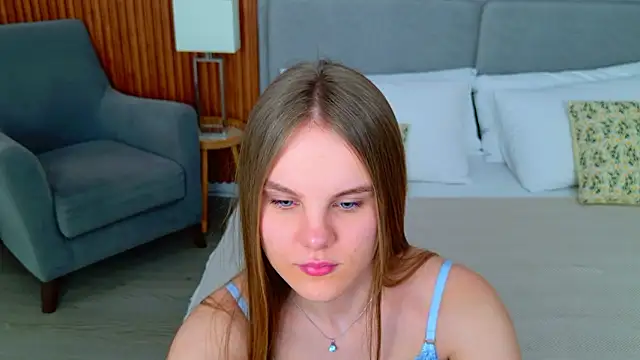 lili_lohan - Lili_Lohan's free webcam - UK Sex Cams