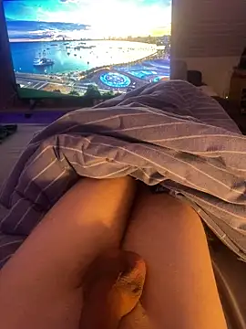 youngskinnyboy20 (M twink) - Nackt-abduschen