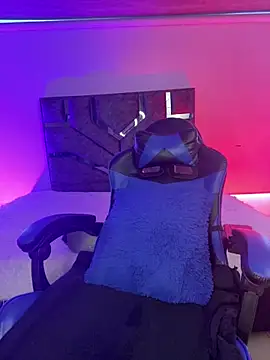 NINA_18_YEARS webcam