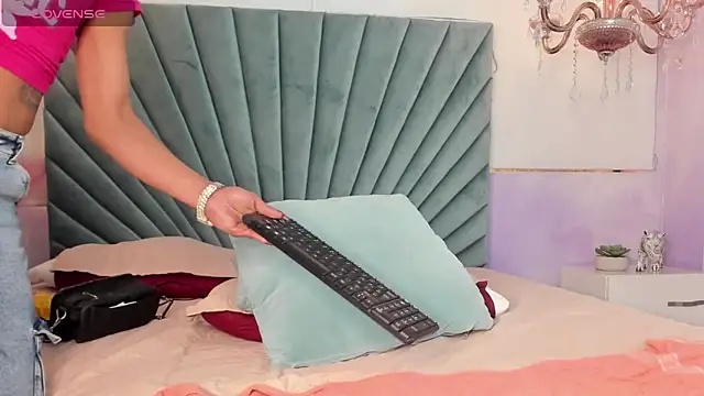 lapitti - Lapitti's free webcam - UK Sex Cams