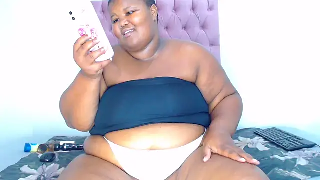 ladybear2002 - LadyBear2002's free webcam - UK Sex Cams