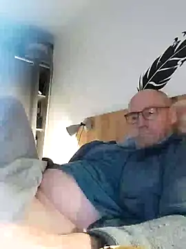 bogland33 (M mature) - Cum / ejac bon année à tous 😘😘😘