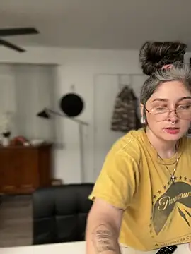 Alix_Valentine webcam