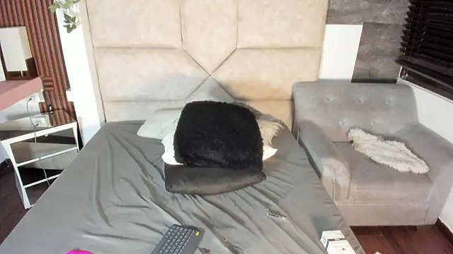 scaarlett_22_ - Scaarlett_22_'s free webcam - UK Sex Cams