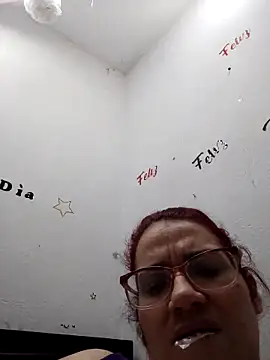 karlythoth@xh webcam