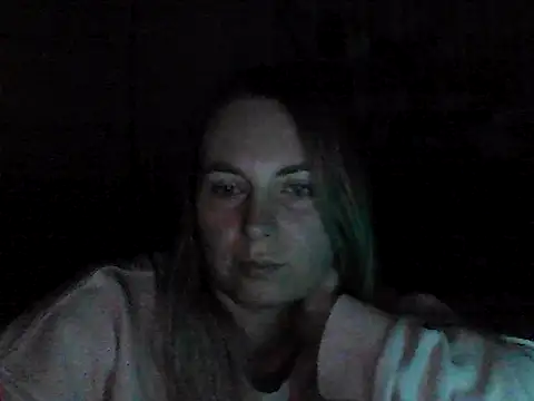 VikiLove765 webcam