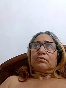 Webcam Model (_candi)  is live.Free join now!