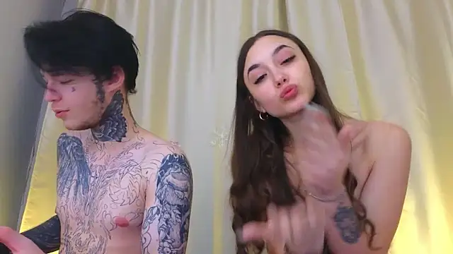 BelleAdam_'s live cam