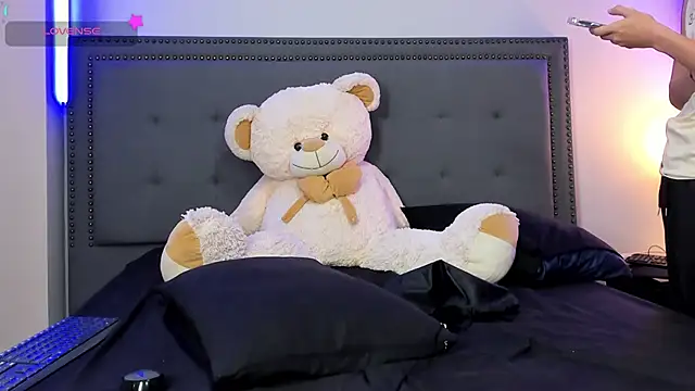 Little_poetryy webcam