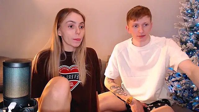 juliaanddima Live Webcam on Stripchat