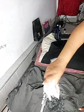 Webcam Model (Lawrenhils)  is live.Free join now!