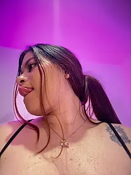 Webcam Model (Yaqui_elle)  is live.Free join now!