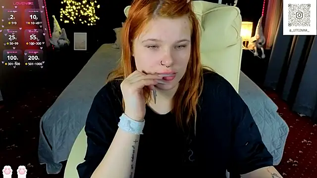 Clumsy_Nana webcam