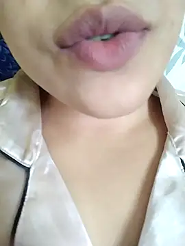 Webcam Model (Anki-doll)  is live.Free join now!