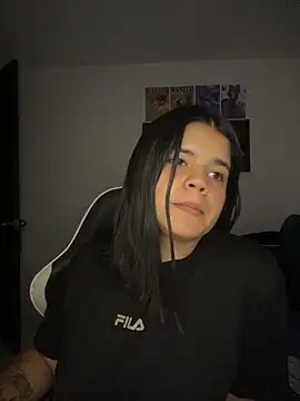 Webcam Model (2Angela_)  is live.Free join now!