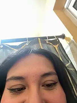 Nailealipsglossy webcam