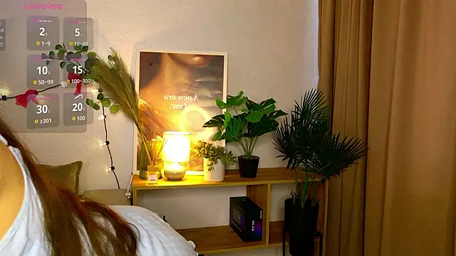 Taylla_Nouell webcam