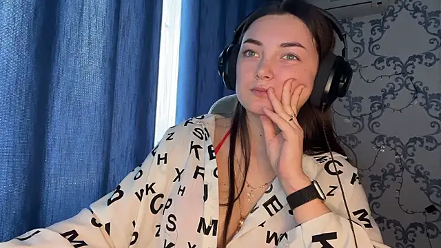 twotybright - TwotyBright's free webcam