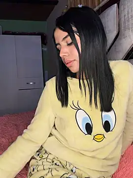 laura-khalifa (F teen) - Masturbación con dildo