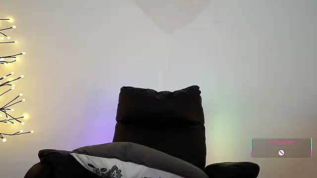 gingeralemilf - GingerAleMILF's free webcam