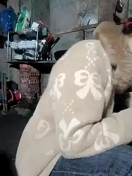 Webcam Model (out-lustt) is live