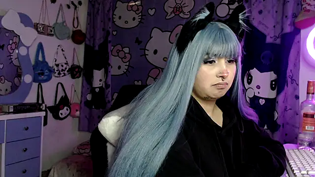 lussyevans24 (F young) - sex anal