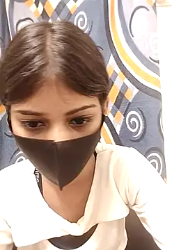 Webcam Model (trana_)  is live.Free join now!