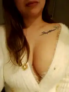 Christine-le1 webcam